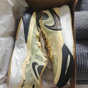 Kyrie Irving Nike Yellow Leopard Accent Running Sneakers